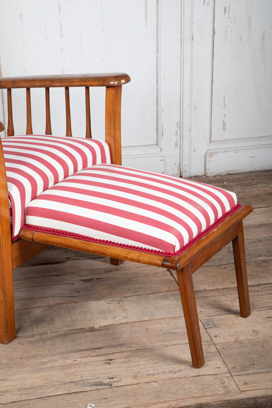 French Morris Reclining Chair with Cushions