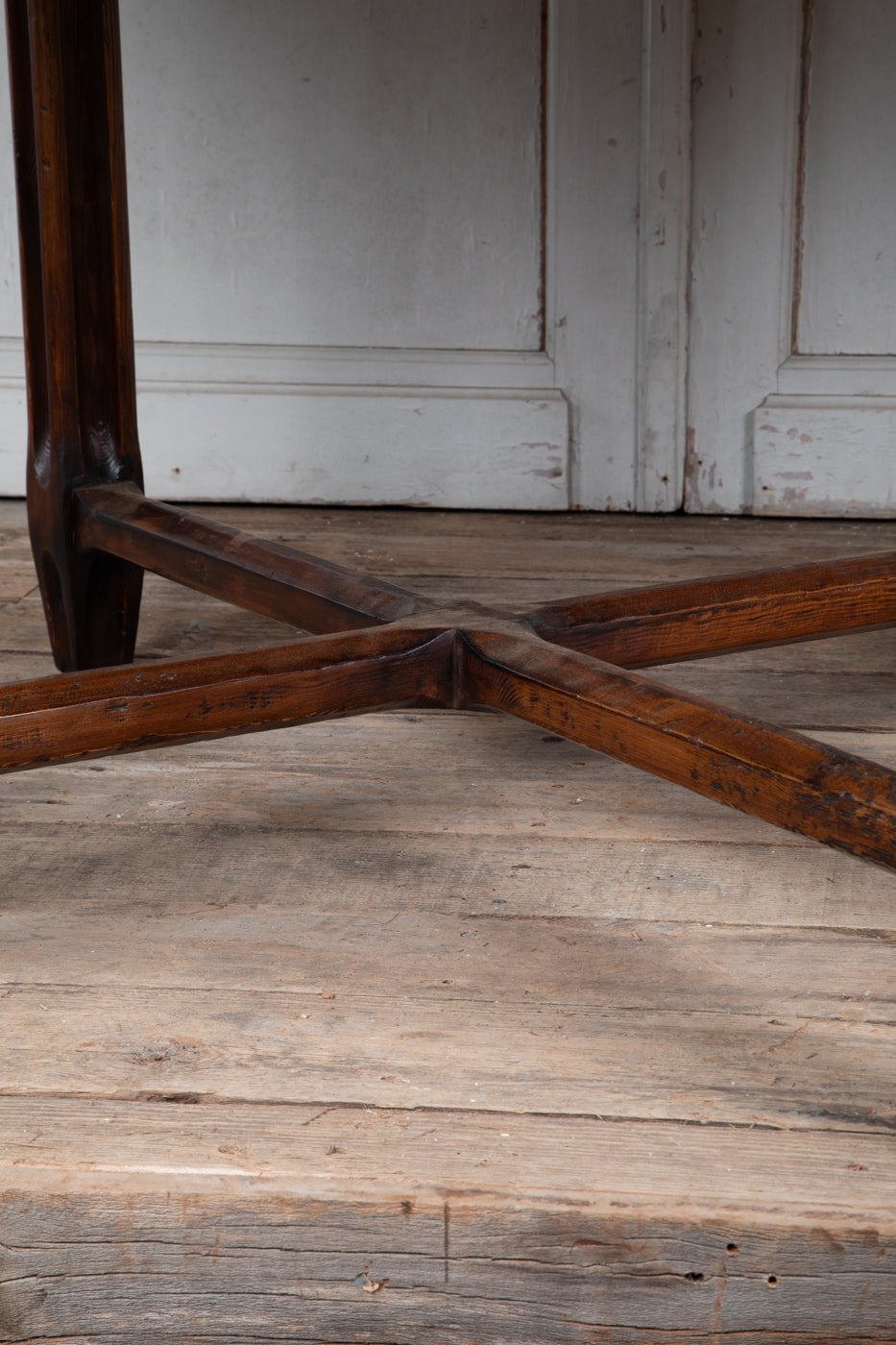 Large Round Dining Table 1900